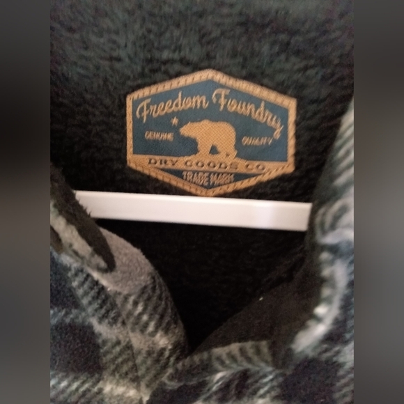 Freedom Foundry Sherpa Lined Fleece Black and Gray Plaid Flannel Shirt - Picture 4 of 7